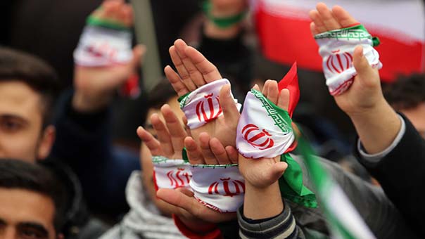 الايرانيون يجددون بيعتهم للثورة الاسلامية بمسيرات مليونية