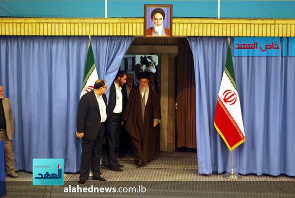 بالصور: &rsquo;العهد&rsquo; في حضرة الإمام الخامنئي خلال إدلائه بصوته في الإنتخابات