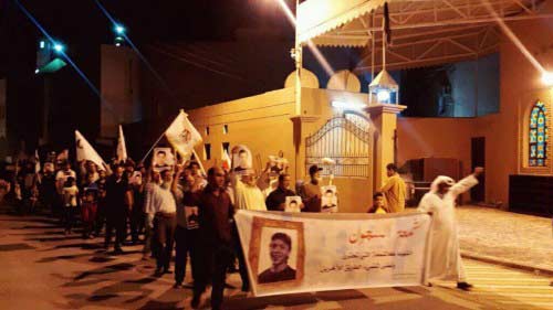 البحرينيون يتظاهرون رفضاً للوجود السعودي: احتلالكم تحت أقدامنا