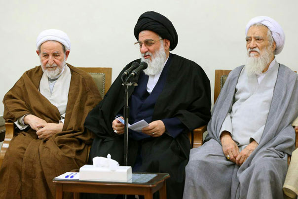 الإمام الخامنئي استقبل أعضاء مجلس خبراء القيادة: الأعداء يريدون تحويل النزاعات في المنطقة الى نزاعات طائفية