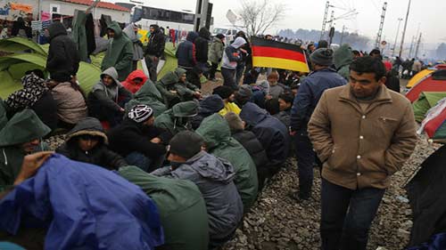 ألمانيا ترحل نحو 50 ألف لاجئ.. ومقدونيا تدفع ثمن أخطاء بروكسل