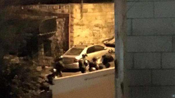 استشهاد 3 فلسطينيين وجرح صهيونيين أحدهما ضابط في عمليتي دهس وإطلاق نار قرب الخليل