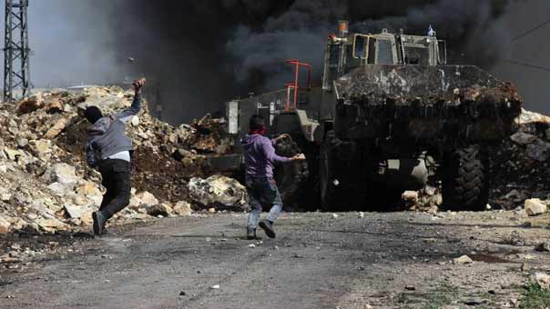 فلسطين: إصابات بقمع الاحتلال لمسيرات بالضفة ومواجهات بغزة