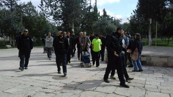 بذريعة &rsquo;الأعياد اليهودية&rsquo;.. المستوطنون يستبيحون &rsquo;الأقصى&rsquo; والحرم الإبراهيمي