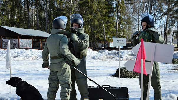 مجموعة ثانية من خبراء تفكيك الألغام الروس يتوجهون إلى سوريا