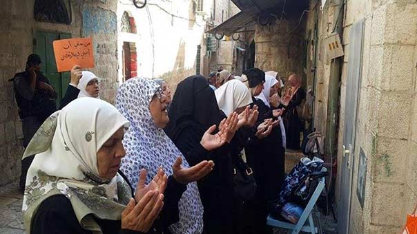 الاحتلال يُصعد هجمته ضد المرابطات المقدسيات .. وإصابة جندي صهيوني في اشتباك مع مقاومين قرب بيت لحم