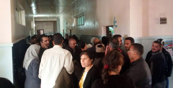 بالصور.. إقبال كثيف للسوريين على صناديق الاقتراع
