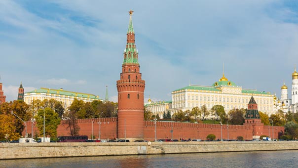 موسكو ترفض الفراغ السياسي قبل وضع دستور جديد وتؤكد تمسكها بسلمية تسوية الازمة السورية 