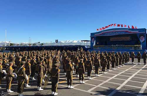 عرض منظومة &rsquo;اس-300&rsquo; في &rsquo;يوم الجيش الايراني&rsquo;.. وروحاني: سندافع عن الشعوب الإسلامية وقواتنا رهن إشارة القائد