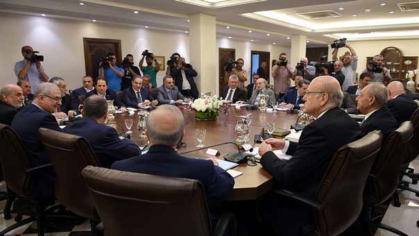 هيئة الحوار عقدت جولتها الـ 17 وناقشت طرح الرئيس بري عقد جلسة تشريعية يحدد جدول أعمالها مكتب المجلس