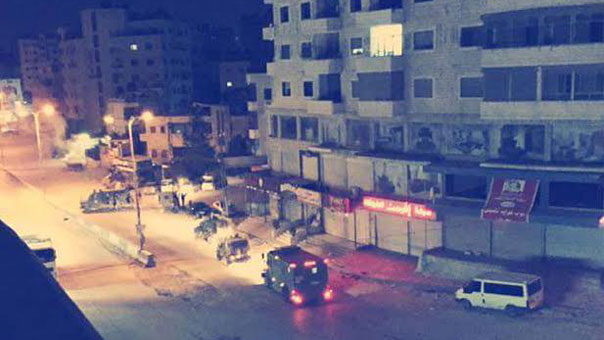 إصابات واعتقالات خلال مواجهات عنيفة في القدس المحتلة .. والعدو يعترف بإصابة اثنين من جنوده