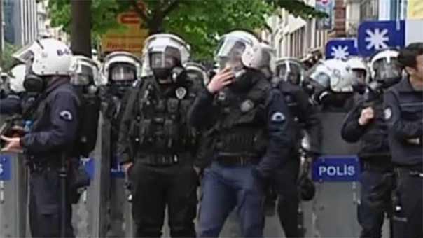 انتشار كثيف للشرطة في اسطنبول استعدادا لتظاهرات عيد العمال والسفارات تحذر رعاياها