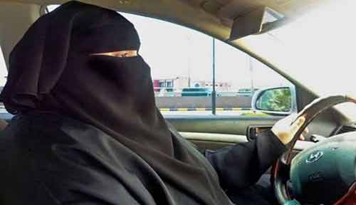 &rsquo;هاشتاغ سأقود سيارتي&rsquo; يشعل &rsquo;تويتر&rsquo; السعودي