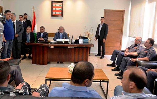 المشنوق تابع سير العملية الانتخابية ميدانياً: الوضع الأمني مضبوط