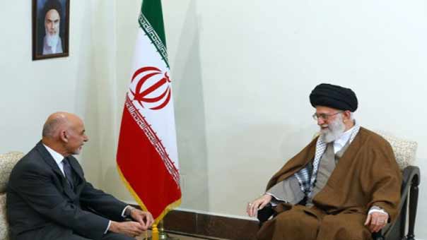 الامام الخامنئي: الصمود وعدم الرضوخ للاستكبار سبب غضب القوى السلطوية