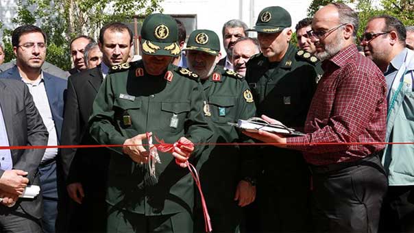 إيران تفتتح مصانع لإنتاج أسلحة فردية متطورة