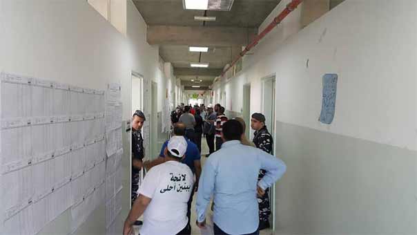 بالصُّور.. الجولة الرابعة من الانتخابات البلدية والاختيارية في لبنان الشمالي وعكار