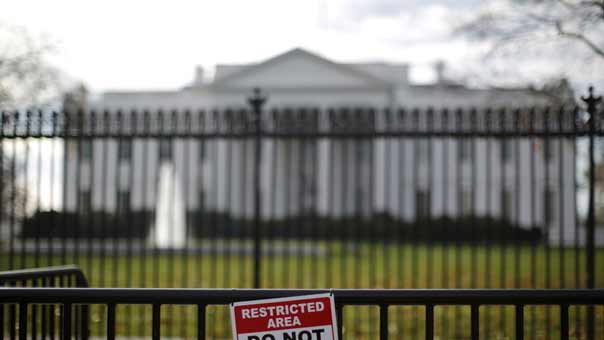 إغلاق مؤقت للبيت الأبيض بعد العثور على طرد مشبوه