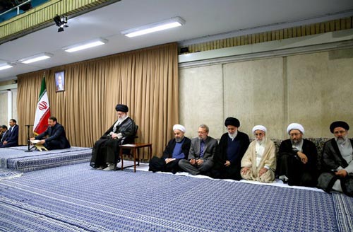 الإمام الخامنئي: إذا مزّق الاميركيون الاتفاق النووي فاننا سنحرقه