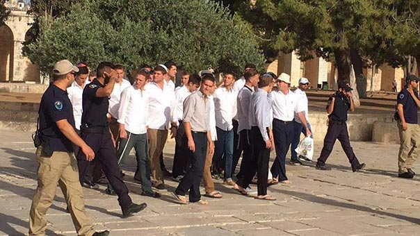 اعتقالات خلال مداهمات متفرقة بالضفة الفلسطينية .. ومقاومون يطلقون النار باتجاه قوة صهيونية شمالي القدس