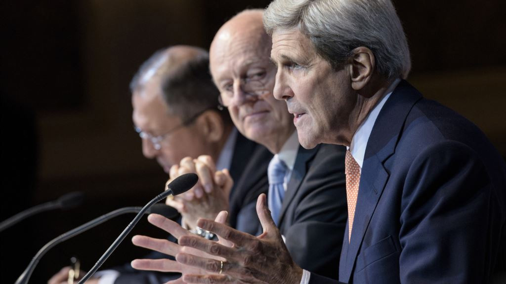 لافروف وكيري يبحثان الازمة السورية ودي ميستورا يحدد شهر آب كحد أقصى لاستئناف المفاوضات