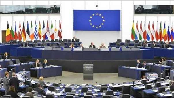 زعماء الاتحاد الاوروبي يحذرون من خروج بريطانيا من الاتحاد عشية الاستفتاء