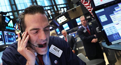 &rsquo;الجمعة&rsquo; السوداء.. حين خسرت الأسهم العالمية تريليوني دولار