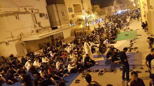 البحرين: إحياء الليلة الأولى من ليالي القدر أمام منزل آية الله قاسم بالدراز