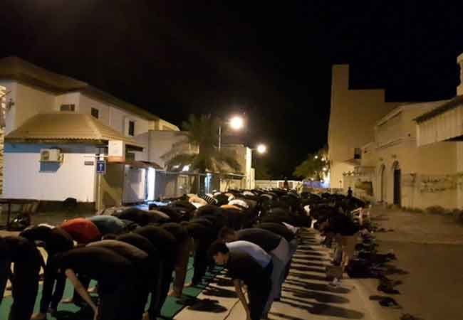 البحرين: إحياء الليلة الأولى من ليالي القدر أمام منزل آية الله قاسم بالدراز