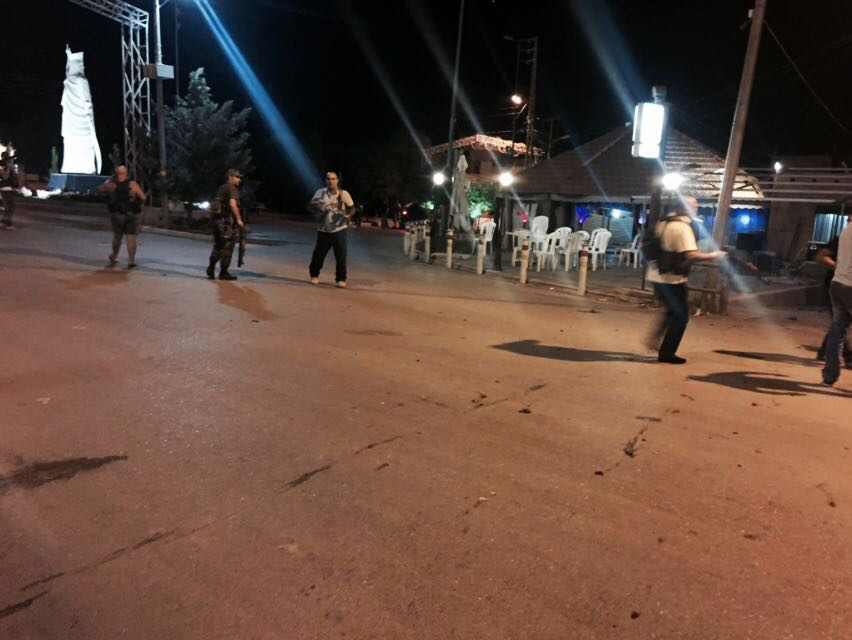 5 تفجيرات ارهابية تستهدف مجدداً بلدة القاع البقاعية والصليب الاحمر ينقل الجرحى الى مستشفيات المنطقة