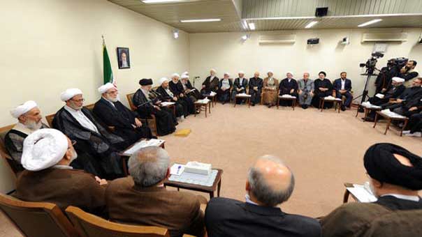 الامام الخامنئي يدعو المسلمين للخروج صفاً واحداً في يوم القدس العالمي