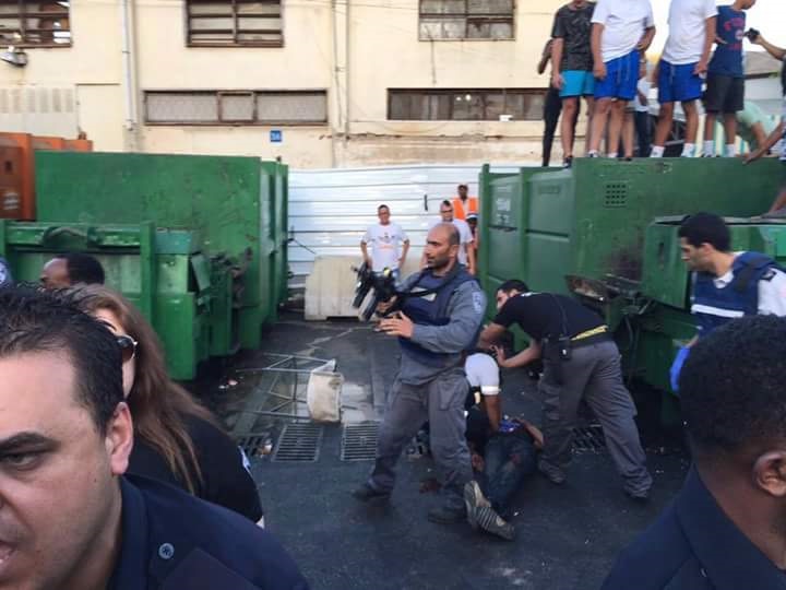 مقتل مستوطنة وإصابة 3 آخرين بعمليتي طعن في نتانيا والخليل في فلسطين المحتلة