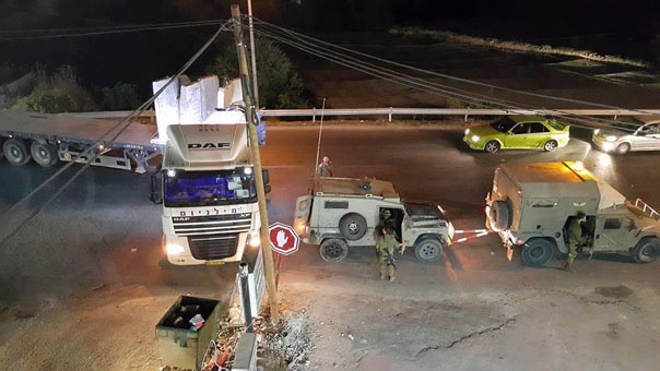 عشية جلسة الحكومة الصهيونية المصغرة.. جيش الاحتلال يحاصر الخليل ويشن غارات على قطاع غزة