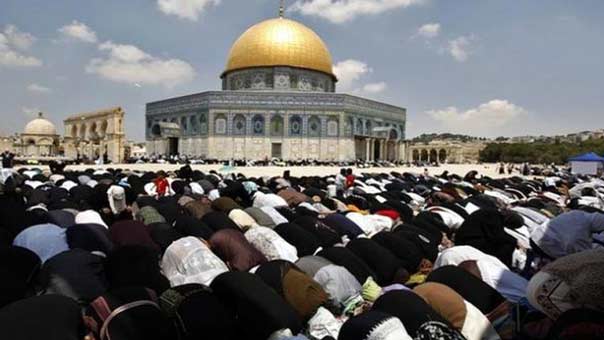 فلسطين: 100 ألف مصلٍ أدوا صلاة العيد بالأقصى