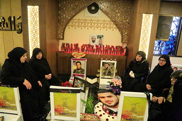 عيد الفطر في لبنان: عوائل الشهداء يعايدون أبناءهم.. وأئمة المساجد شددوا على الوحدة