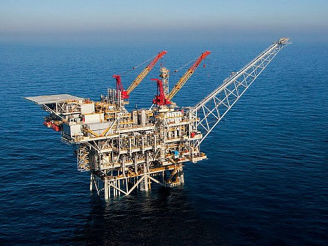 لو استخرجنا النفط والغاز .. لازددنا ديوناً!