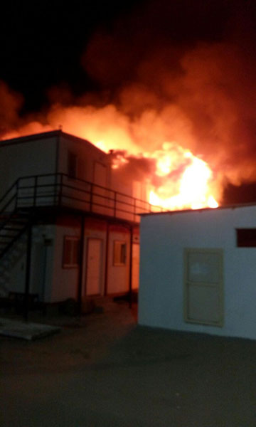 موظفو سعودي أوجيه في جدة يحرقون مكان سكنهم في مجمع الشركة احتجاجاً على عدم دفع الرواتب