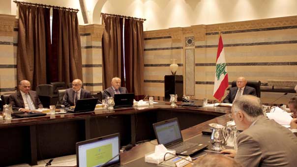 مجلس الوزراء يؤجل بت طلبات خفض غرامات على شركات ومصارف