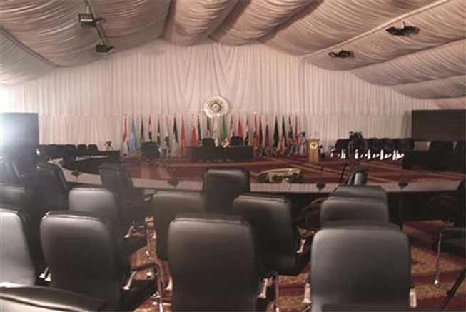 القمة العربية في موريتانيا اليوم: قرارات مسبقة وحضور رئاسي خجول