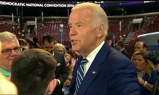 أوباما للديمقراطيين: سنقود هيلاري كلينتون إلى الرئاسة.. وبايدن: ترامب لا يعرف شيئًا