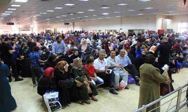 سفر فلسطينيي الضفة مهمّة محفوفة بالمخاطر بسبب إجراءات العدو