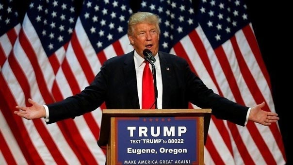 استطلاع: كلينتون تتقدم على ترامب