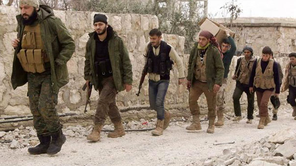 الجيش السوري يحبط محاولات المسلحين لكسر الطوق عن احياء حلب وقطع طريق الراموسة ويكبدهم خسائر فادحة