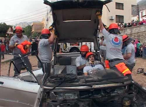 الجنوبيون يحتفلون بذكرى انتصار تموز بمسيرات ومناورات