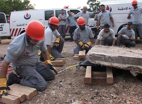 الجنوبيون يحتفلون بذكرى انتصار تموز بمسيرات ومناورات