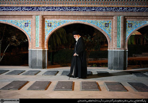 كيف يقضي الإمام الخامنئي يوميّاته؟