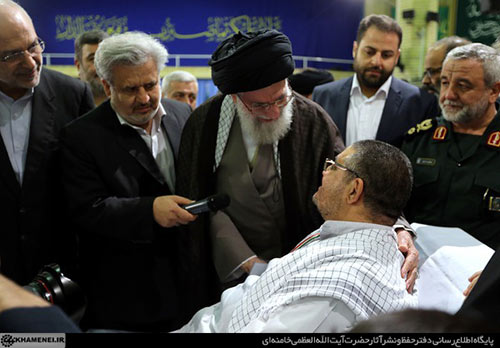 كيف يقضي الإمام الخامنئي يوميّاته؟