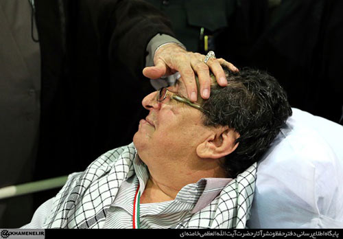 كيف يقضي الإمام الخامنئي يوميّاته؟