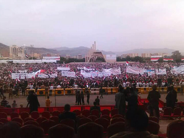 الصمّاد أمام الملايين في ميدان السبعين: يدنا ممدودة للسلام لا للاستسلام.. وتشكيل الحكومة اليمنية قريبًا