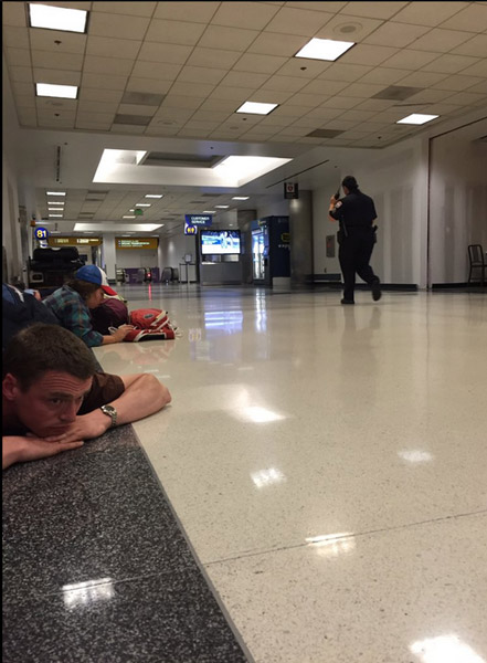 &rsquo;أصوات مرتفعة&rsquo; تُغلق مطار لوس أنجلوس الأميركي وتخليه من المسافرين